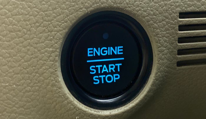 2019 Ford Endeavour 2.2l 4X2 MT Titanium, Diesel, Manual, 94,389 km, Keyless Start/ Stop Button