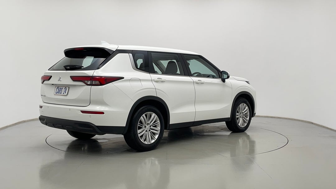 Right Back Diagonal (45- Degree) View