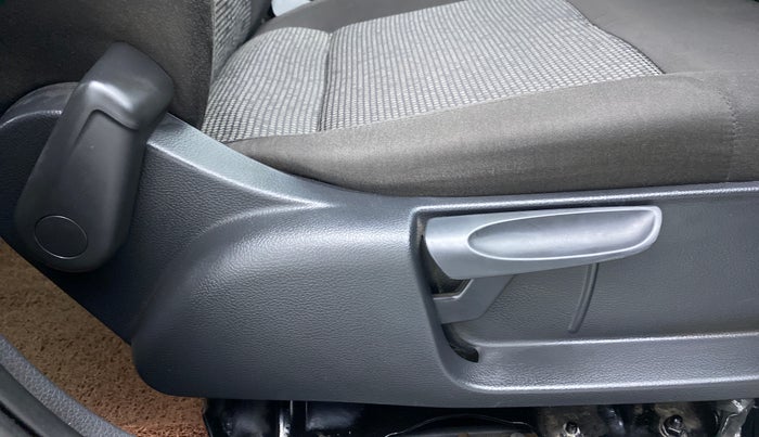 2018 Volkswagen Ameo COMFORTLINE 1.0, Petrol, Manual, 16,831 km, Driver Side Adjustment Panel