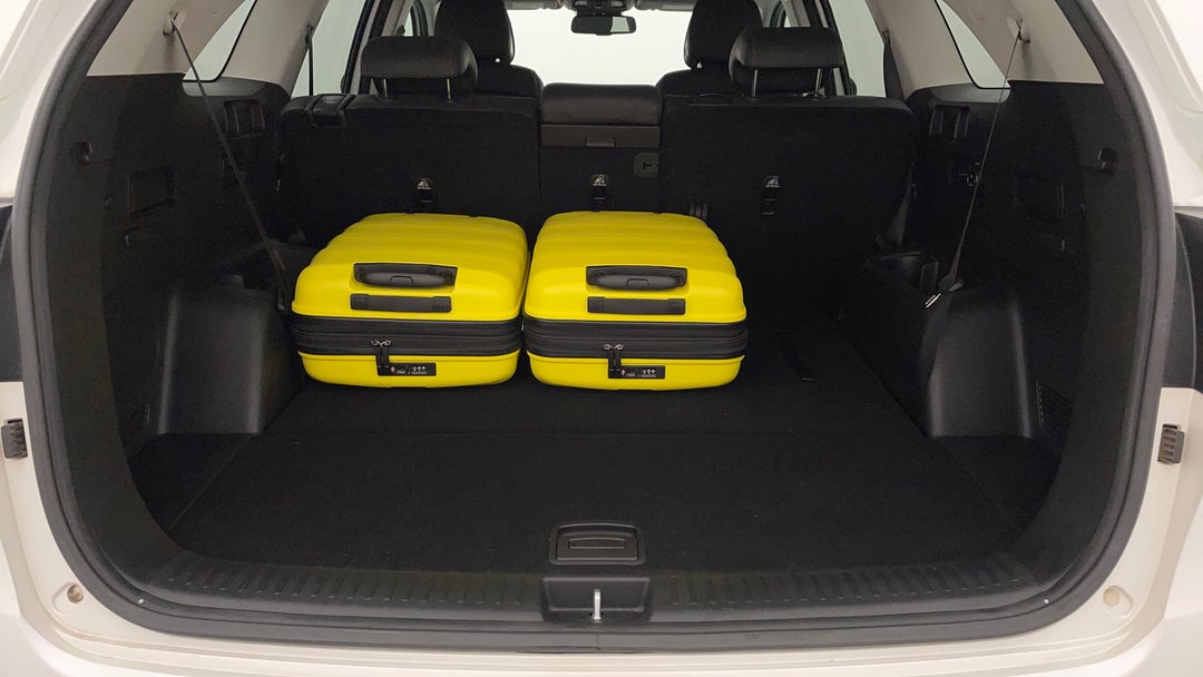 2016 Kia Sorento Platinum (4x4), Automatic, 115741 km, Boot Inside View with Luggage