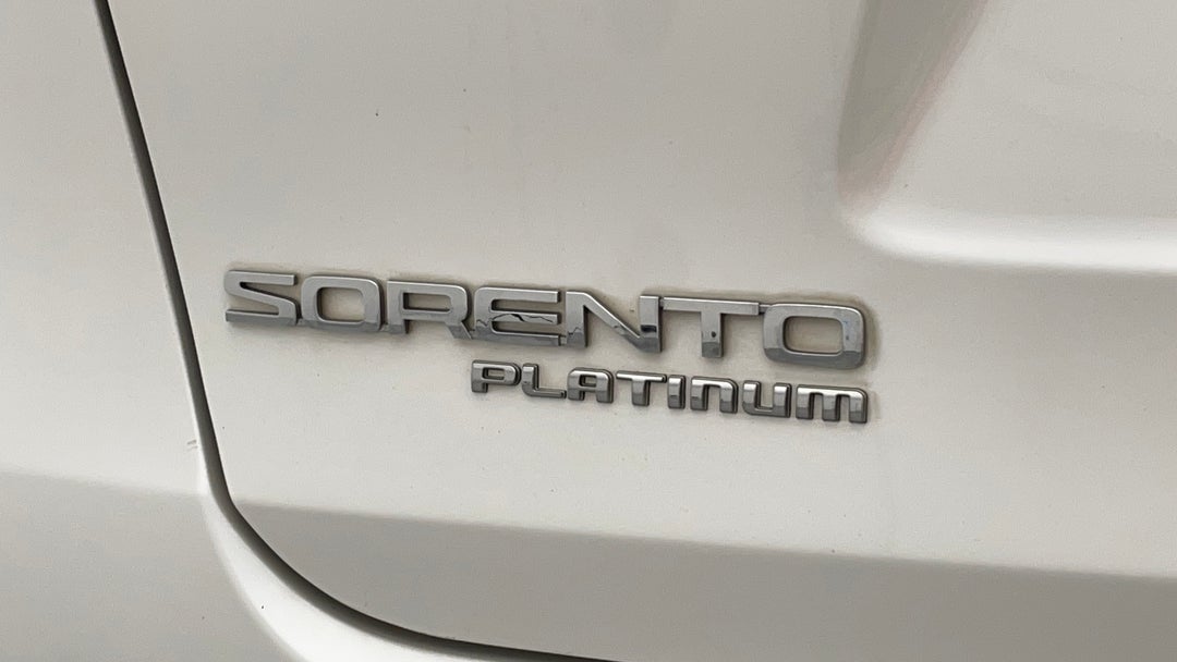 2016 Kia Sorento Platinum (4x4), Automatic, 115741 km, Badge (Boot Left Side)