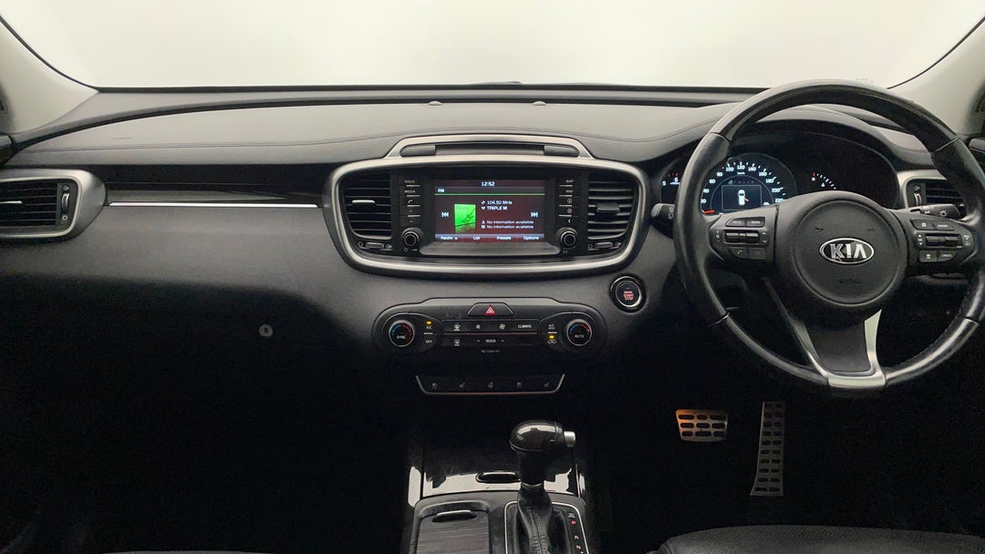 2016 Kia Sorento Platinum (4x4), Automatic, 115741 km, Dashboard View
