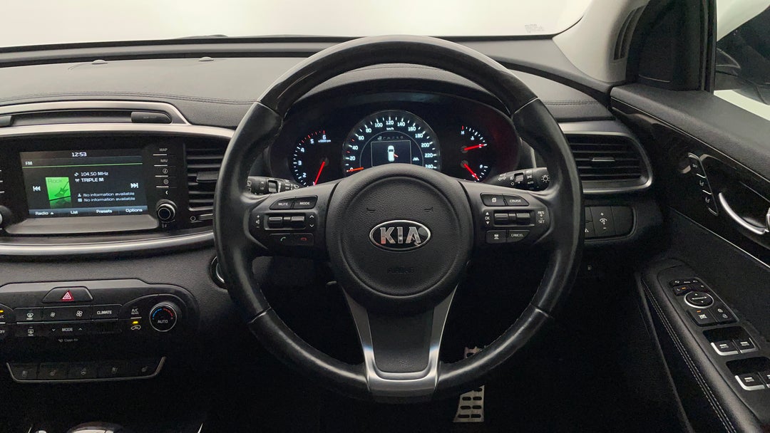 2016 Kia Sorento Platinum (4x4), Automatic, 115741 km, Steering Wheel Close-up