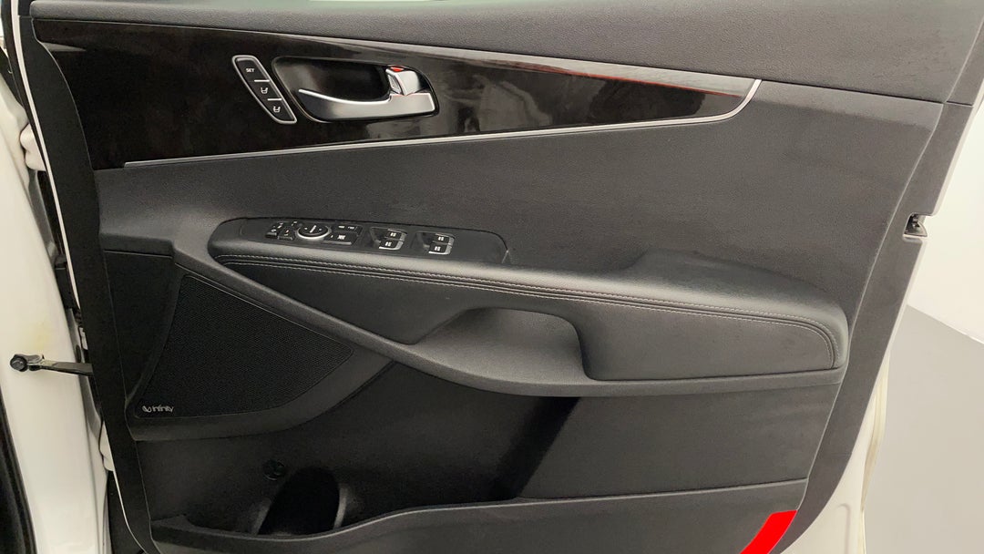 2016 Kia Sorento Platinum (4x4), Automatic, 115741 km, Speaker View