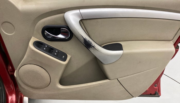 2015 Nissan Terrano XL P, Petrol, Manual, 66,809 km, Driver Side Door Panels Control