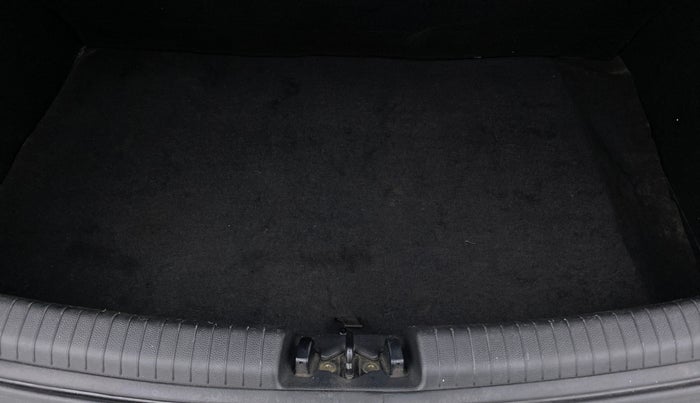 2017 Hyundai Grand i10 SPORTZ (O) 1.2 AT VTVT, Petrol, Automatic, 78,100 km, Boot Inside