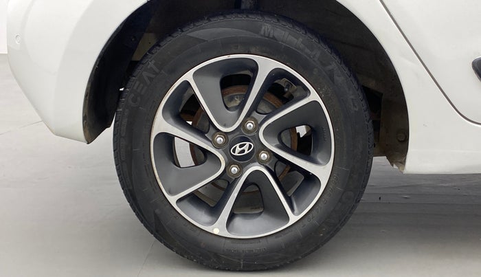 2017 Hyundai Grand i10 SPORTZ (O) 1.2 AT VTVT, Petrol, Automatic, 78,100 km, Right Rear Wheel