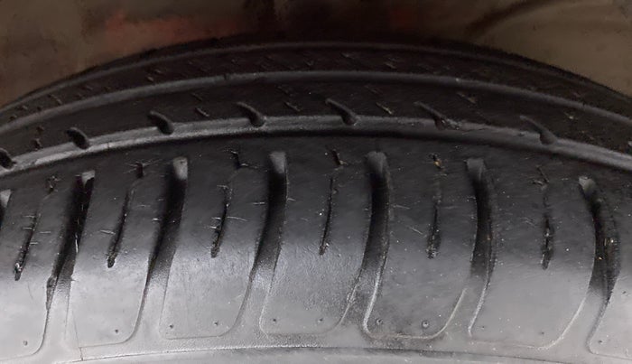 2018 Maruti Swift VDI AMT, Diesel, Automatic, 67,819 km, Right Front Tyre Tread