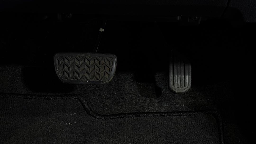 2018 Toyota Yaris Ascent, Automatic, 51945 km, Pedals and Footmat