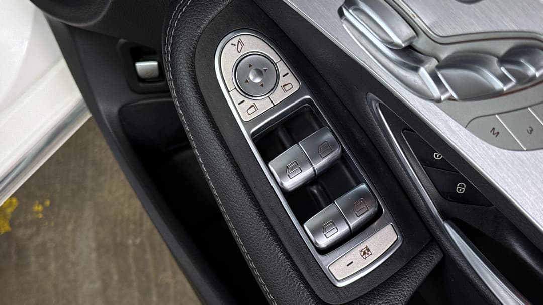 2019 Mercedes-benz C300 C300, Automatic, 58323 km, Drivers Side Door Panel Controls