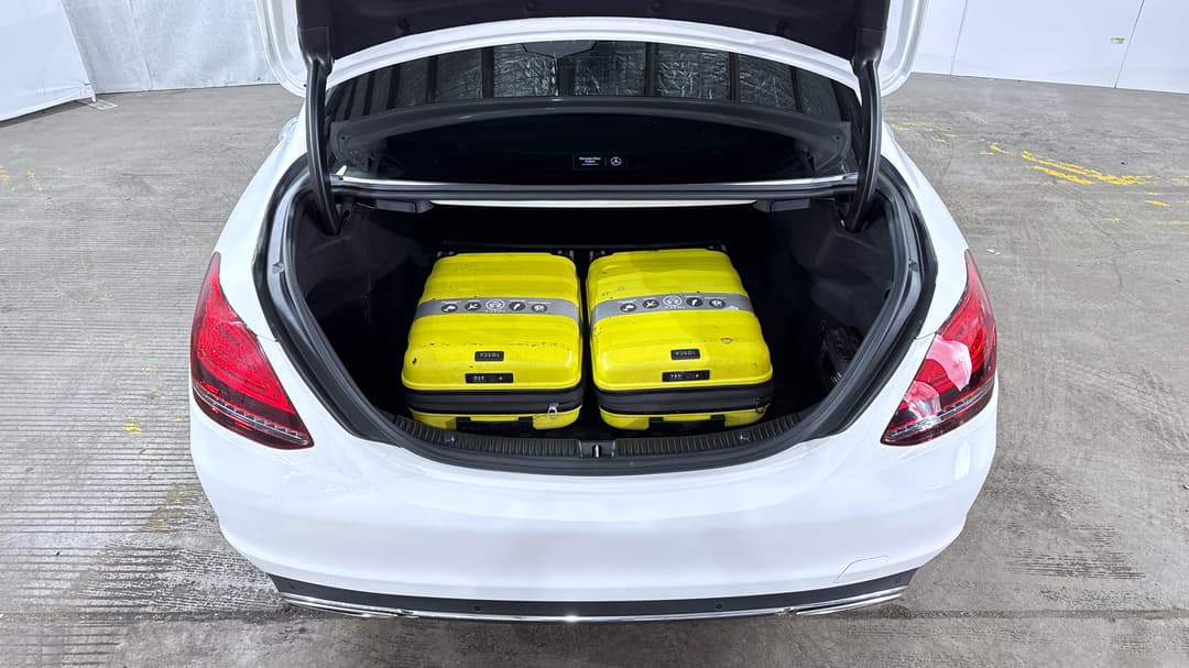 2019 Mercedes-benz C300 C300, Automatic, 58323 km, Boot Inside View with Luggage