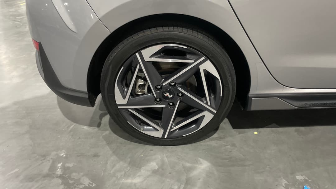 2024 Hyundai i30 N Line, Automatic, 26134 km, Right Rear Wheel