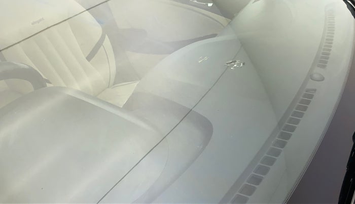 2014 Hyundai Verna FLUIDIC 1.6 VTVT SX AT, Petrol, Automatic, 43,677 km, Front windshield - Minor spot on windshield