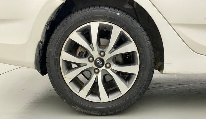 2014 Hyundai Verna FLUIDIC 1.6 VTVT SX AT, Petrol, Automatic, 43,677 km, Right Rear Wheel
