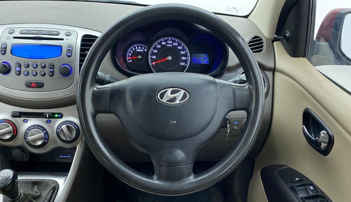 2014 Hyundai i10 SPORTZ 1.1 IRDE2, Petrol, Manual, 94,231 km, Steering Wheel Close Up
