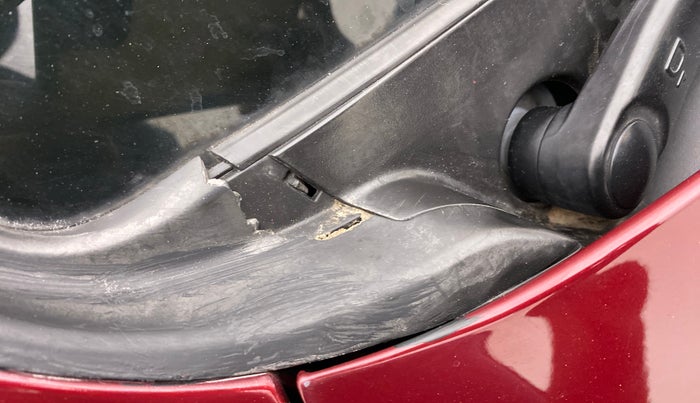 2014 Hyundai i10 SPORTZ 1.1 IRDE2, Petrol, Manual, 94,231 km, Bonnet (hood) - Cowl vent panel has minor damage