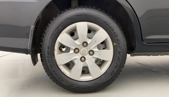 2010 Hyundai Verna TRANSFORM 1.6 VTVT, Petrol, Manual, 86,265 km, Right Rear Wheel