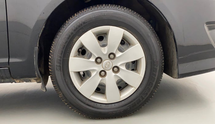 2010 Hyundai Verna TRANSFORM 1.6 VTVT, Petrol, Manual, 86,265 km, Right Front Wheel