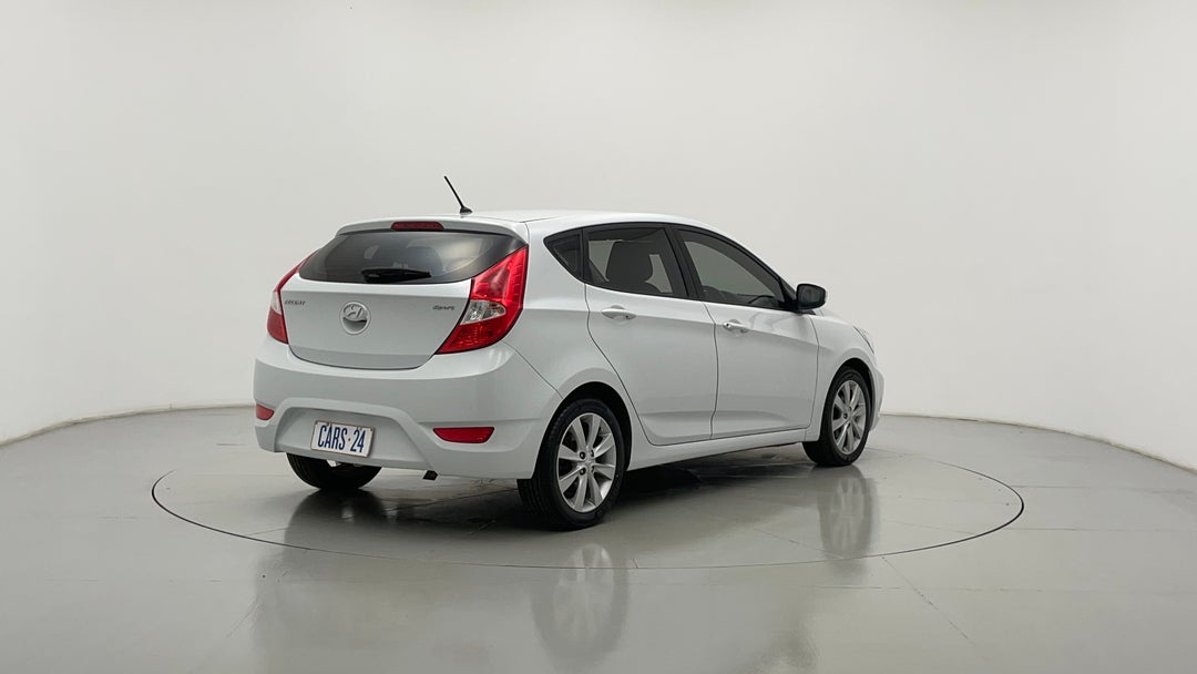 Right Back Diagonal (45- Degree) View