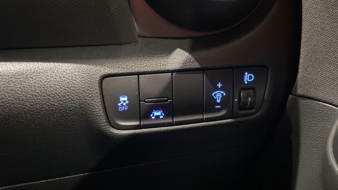 2020 Hyundai Kona Active (FWD), Automatic, 86883 km, Utility Switches/Buttons