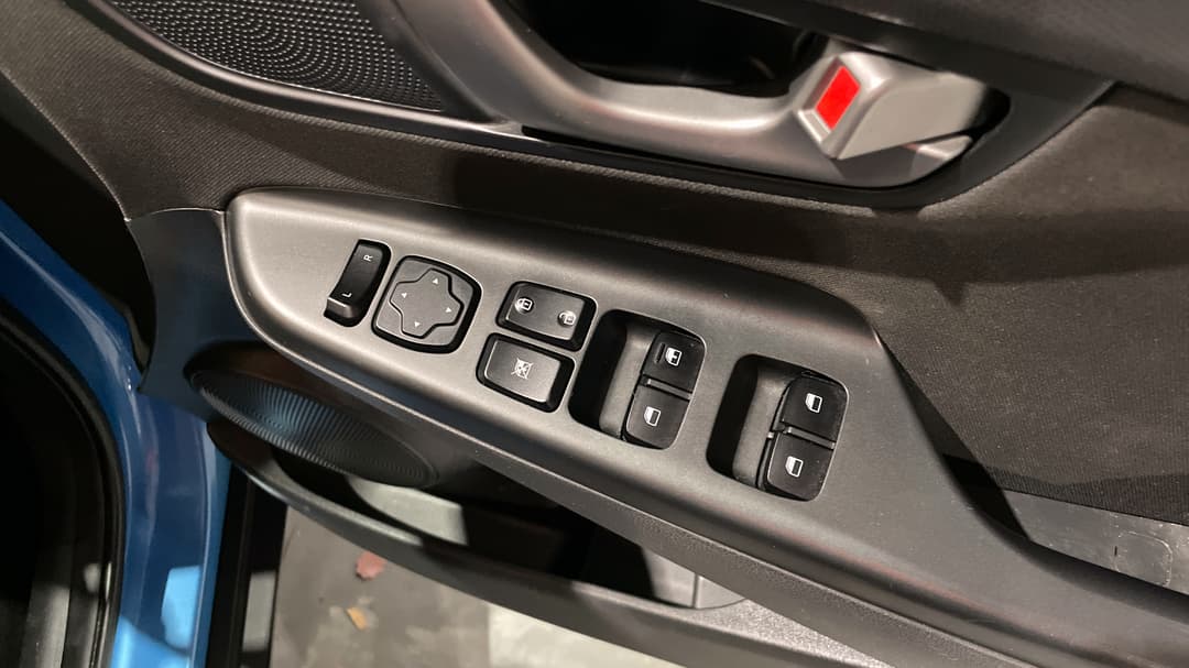 2020 Hyundai Kona Active (FWD), Automatic, 86883 km, Drivers Side Door Panel Controls