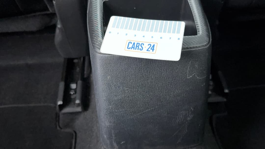 2016 Mazda Mazda2 Maxx, Automatic, 20707 km, Center Console Scratch