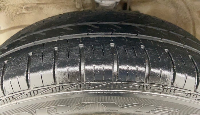 2015 Maruti Wagon R 1.0 VXI, Petrol, Manual, 78,203 km, Left Front Tyre Tread