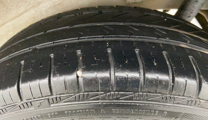 2015 Maruti Wagon R 1.0 VXI, Petrol, Manual, 78,203 km, Left Rear Tyre Tread