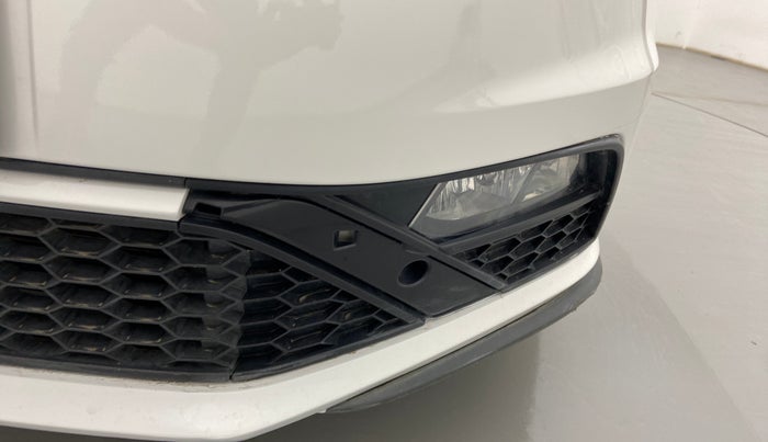 2021 Volkswagen Vento HIGHLINE PETROL AT, Petrol, Automatic, 55,310 km, Front bumper - Chrome strip damage