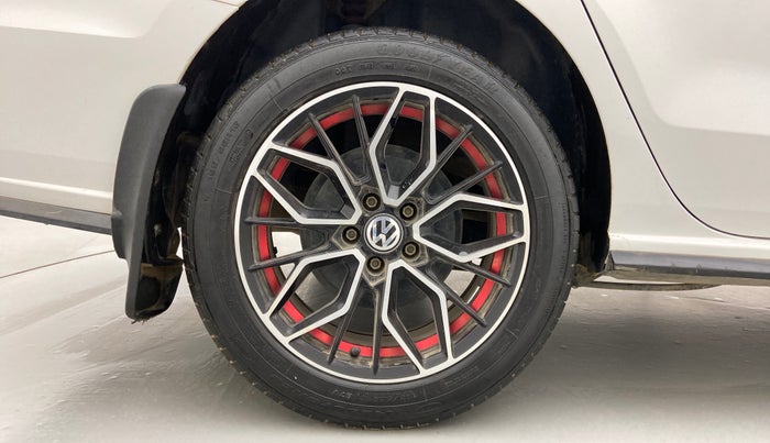 2021 Volkswagen Vento HIGHLINE PETROL AT, Petrol, Automatic, 55,310 km, Right Rear Wheel