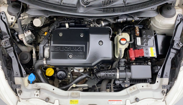 2015 Maruti Swift VDI ABS, Diesel, Manual, 99,022 km, Engine Bonet View