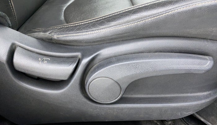 2015 Hyundai Creta 1.6 SX (O) CRDI, Diesel, Manual, 54,952 km, Driver Side Adjustment Panel