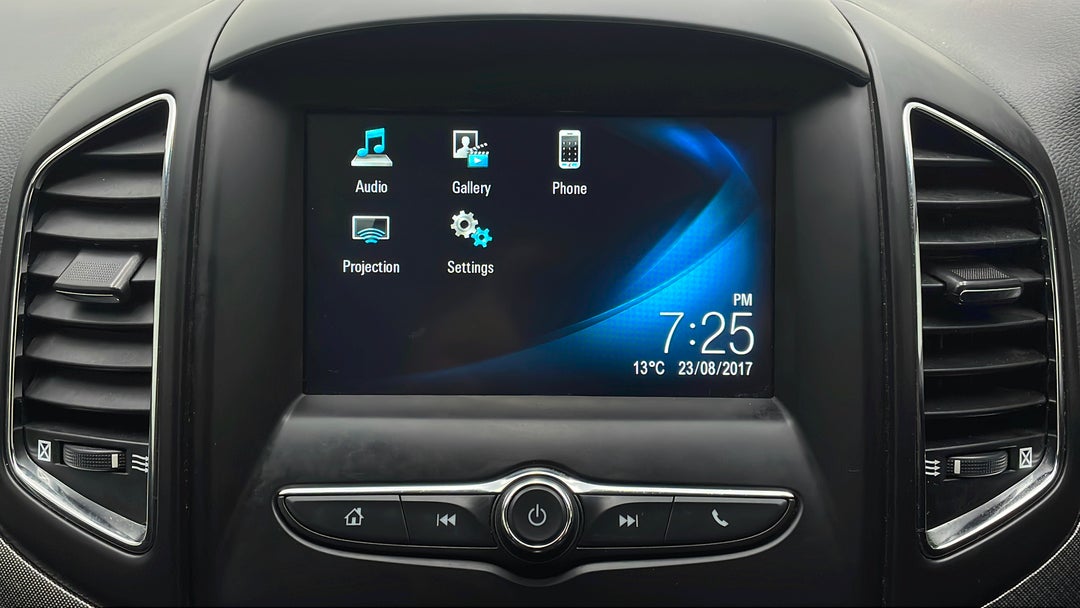 2017 Holden Captiva Active 7 Seater, Automatic, 46054 km, Infotainment System