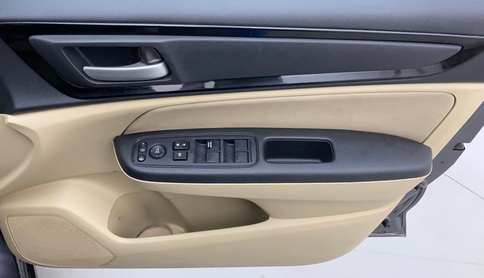 2019 Honda Amaze 1.5L I-DTEC V, Diesel, Manual, 1,30,578 km, Driver Side Door Panels Control