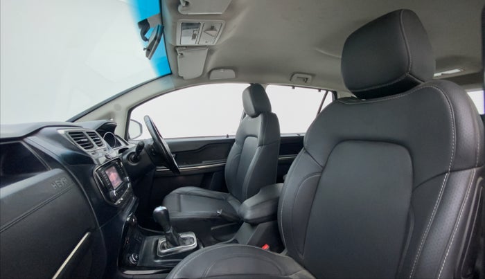2017 Tata Hexa Varicor 400 XTA, Diesel, Automatic, 1,04,563 km, Right Side Front Door Cabin