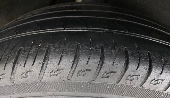 2018 Maruti Vitara Brezza ZDI, Diesel, Manual, 63,786 km, Right Rear Tyre Tread