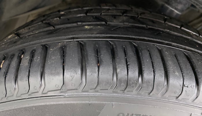 2018 Maruti Vitara Brezza ZDI, Diesel, Manual, 63,786 km, Right Front Tyre Tread