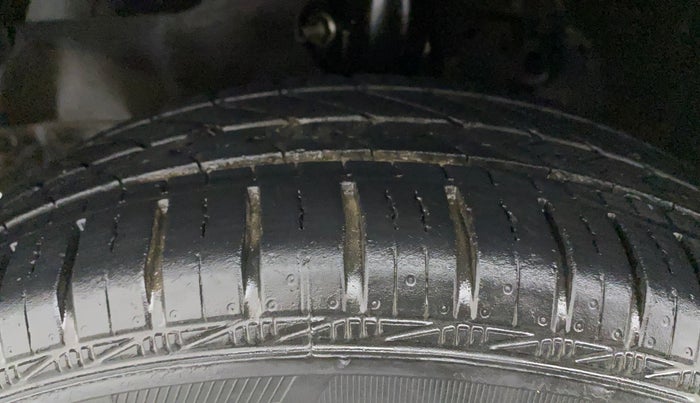 2015 Honda Brio S MT, Petrol, Manual, 41,023 km, Left Front Tyre Tread