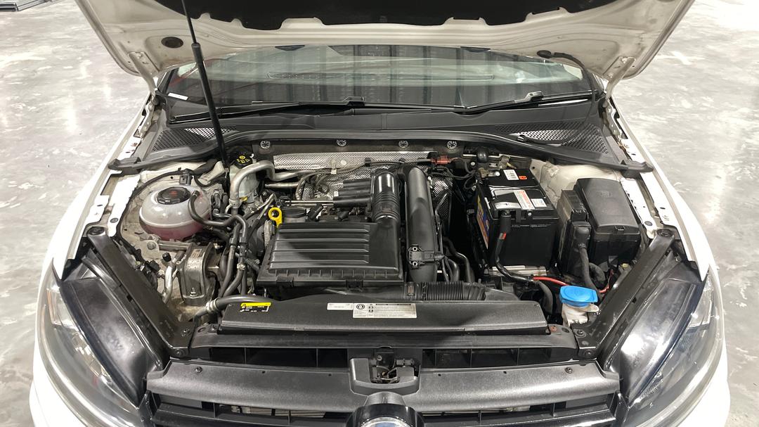 2018 Volkswagen Golf 110 Tsi Trendline, Automatic, 152528 km, Open Bonnet (Engine)