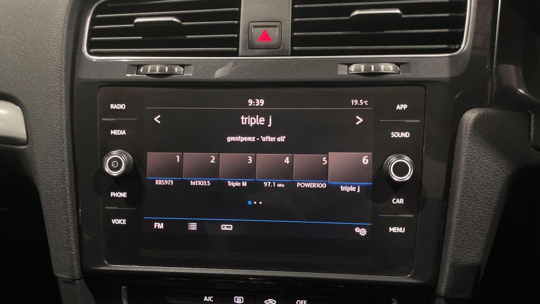 2018 Volkswagen Golf 110 Tsi Trendline, Automatic, 152528 km, Infotainment System