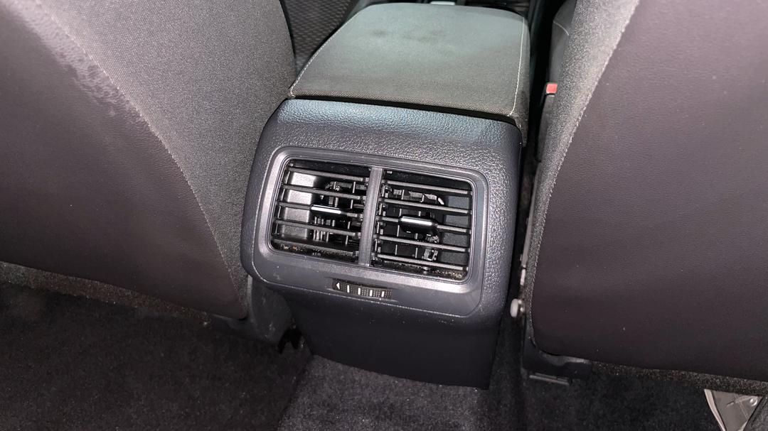 2018 Volkswagen Golf 110 Tsi Trendline, Automatic, 152528 km, Rear A/C Vent