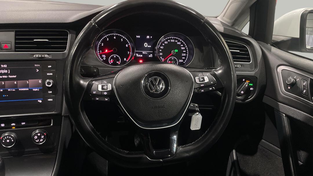 2018 Volkswagen Golf 110 Tsi Trendline, Automatic, 152528 km, Steering Wheel Close-up