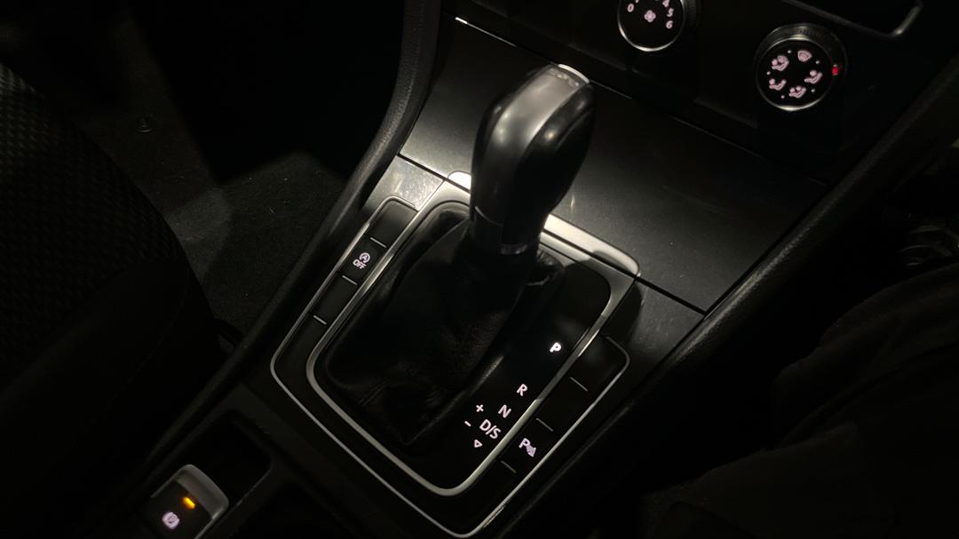 2018 Volkswagen Golf 110 Tsi Trendline, Automatic, 152528 km, Gear Lever 