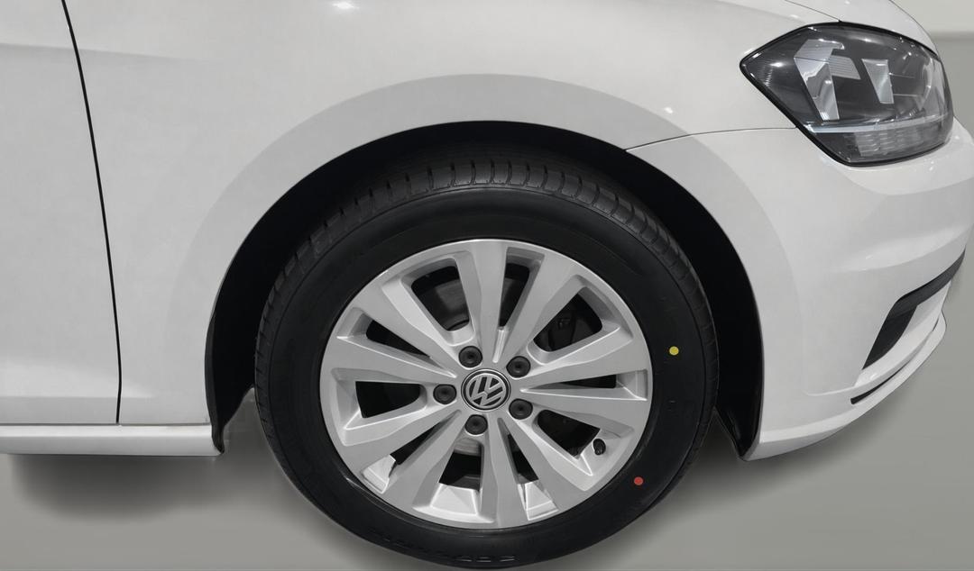 2018 Volkswagen Golf 110 Tsi Trendline, Automatic, 152528 km, Right Front Wheel