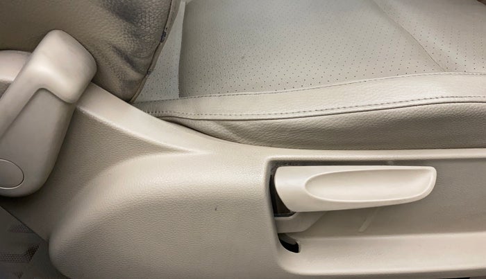2017 Volkswagen Vento HIGHLINE PETROL AT, Petrol, Automatic, 76,969 km, Driver Side Adjustment Panel