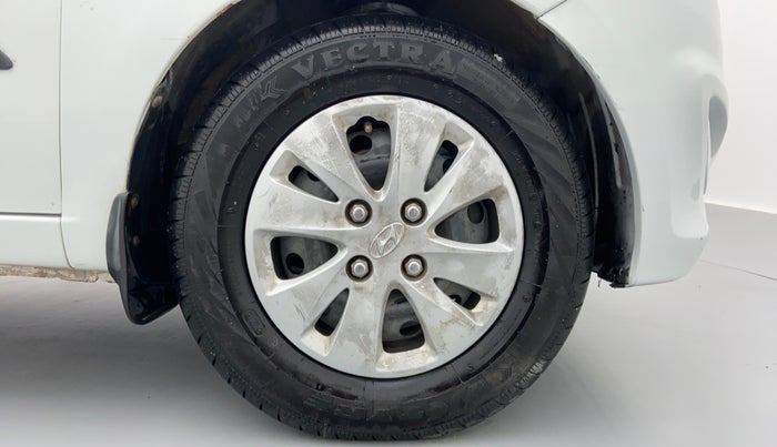 2011 Hyundai i10 MAGNA 1.2 KAPPA2, Petrol, Manual, 1,17,392 km, Right Front Tyre