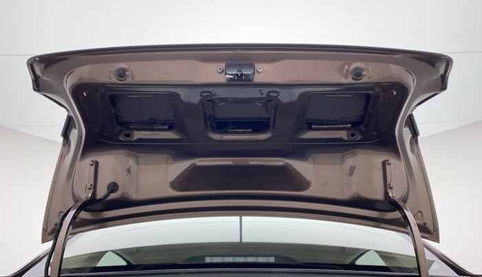 2017 Volkswagen Ameo COMFORTLINE 1.2L, Petrol, Manual, 76,307 km, Boot Door Open