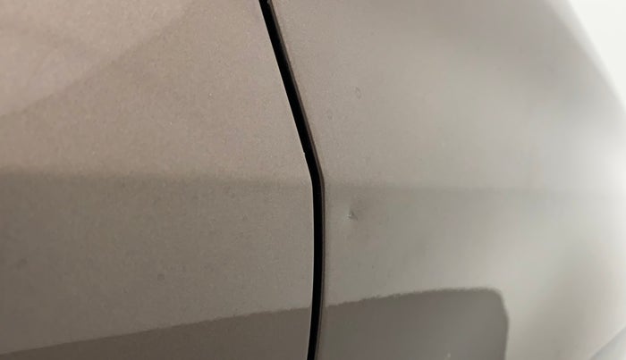 2017 Volkswagen Ameo COMFORTLINE 1.2L, Petrol, Manual, 76,307 km, Right fender - Slightly dented