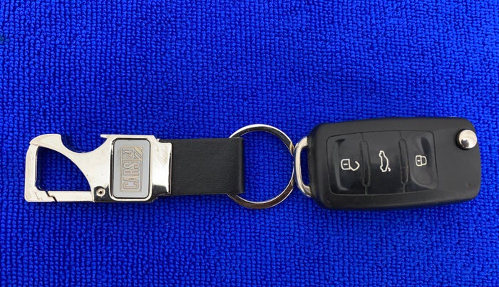 2017 Volkswagen Ameo COMFORTLINE 1.2L, Petrol, Manual, 76,307 km, Key Close Up