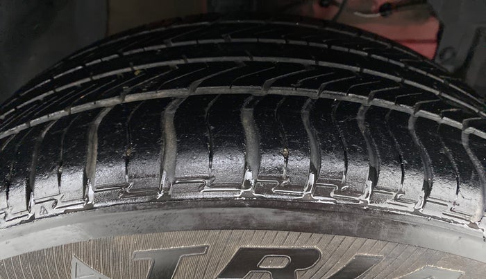 2016 Maruti Vitara Brezza ZDI PLUS DUAL TONE, Diesel, Manual, 1,50,395 km, Right Front Tyre Tread